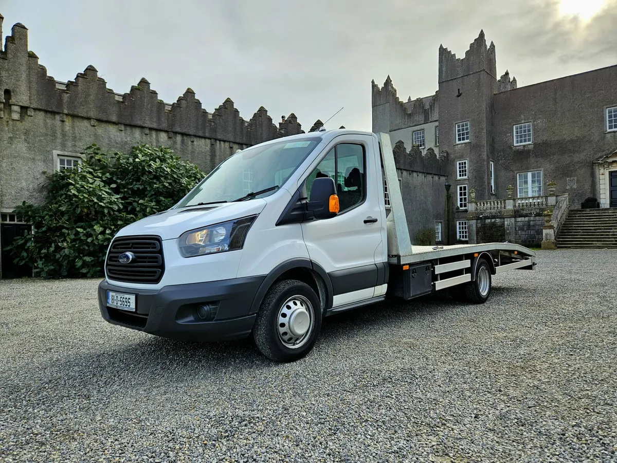 Recovery truck - Image 1