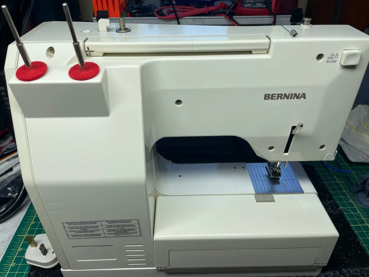 BERNINA 1230 Sewing Machine - Serviced/Like New - Image 2