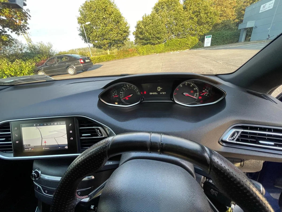 Peugeot 1.2 GT line - Image 2
