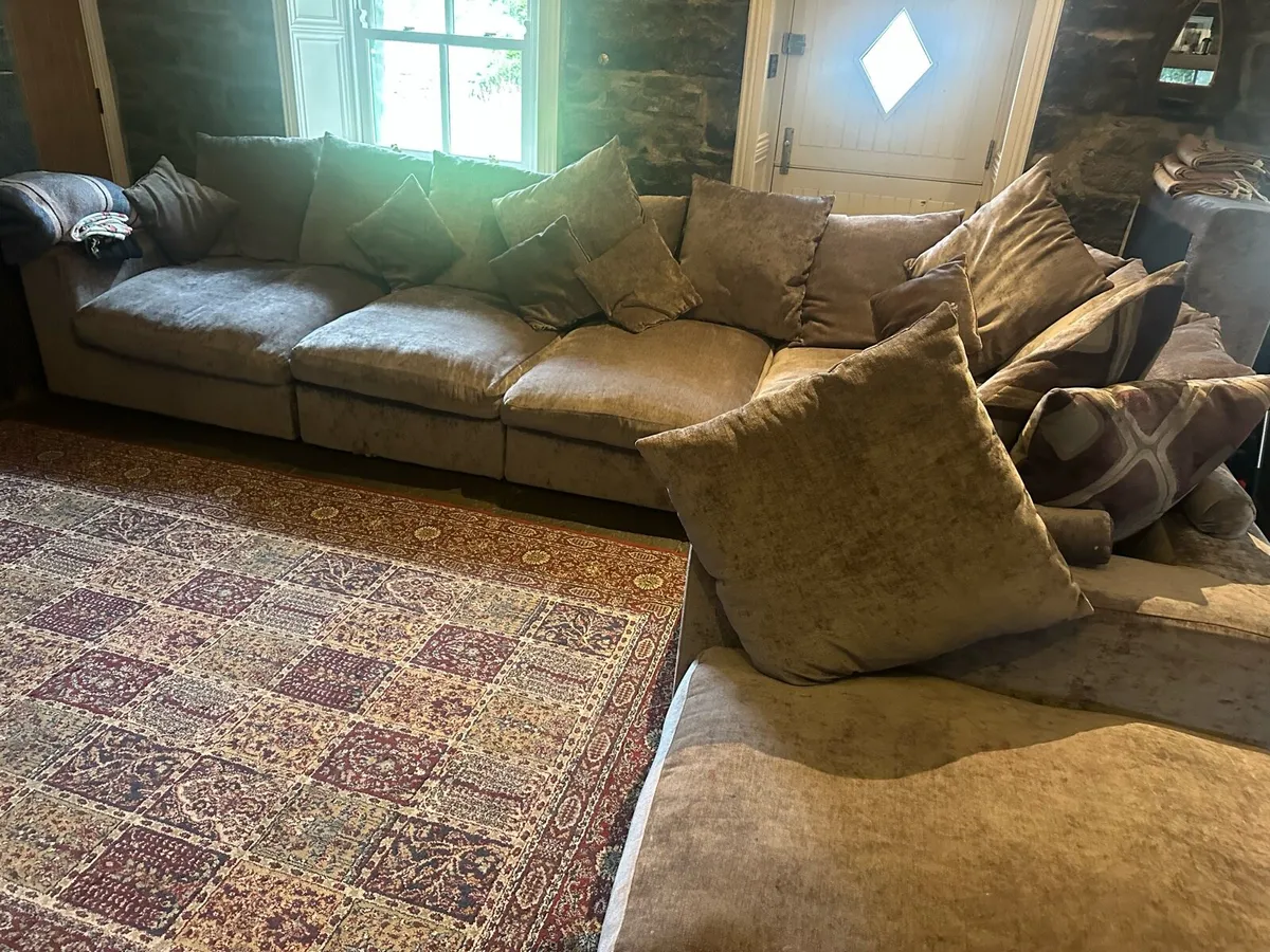 U/L shape 10 piece couch - Image 1