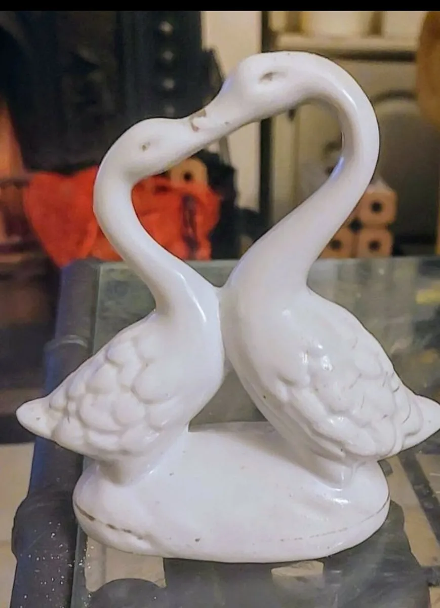 Ornament - Pair of Swans - Image 1