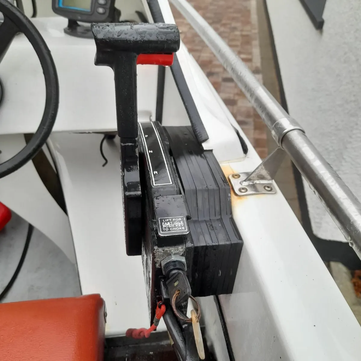 Boat engine - Image 2