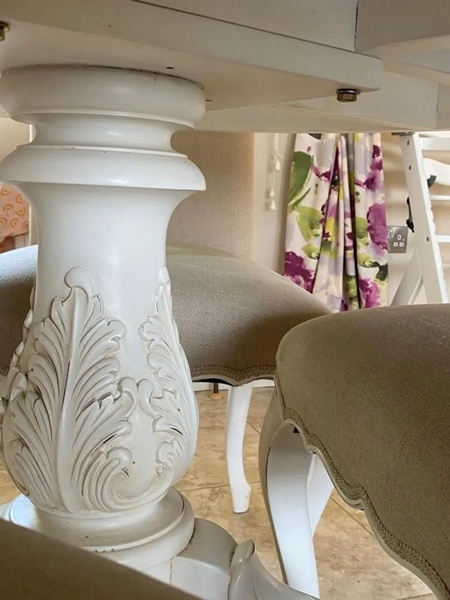 Original Coach House round dinner table, 4 matching chairs and mirror - Image 3