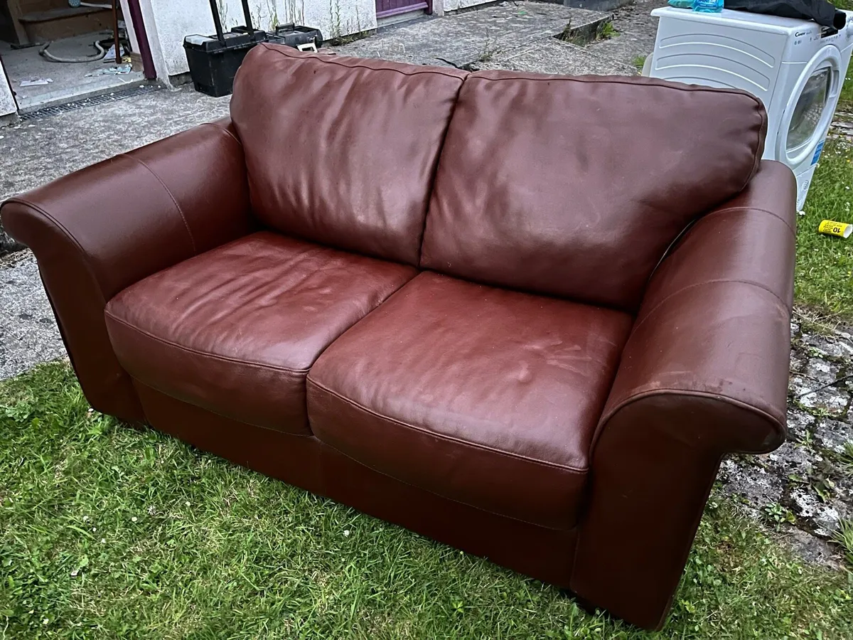 Leather couch - Image 1