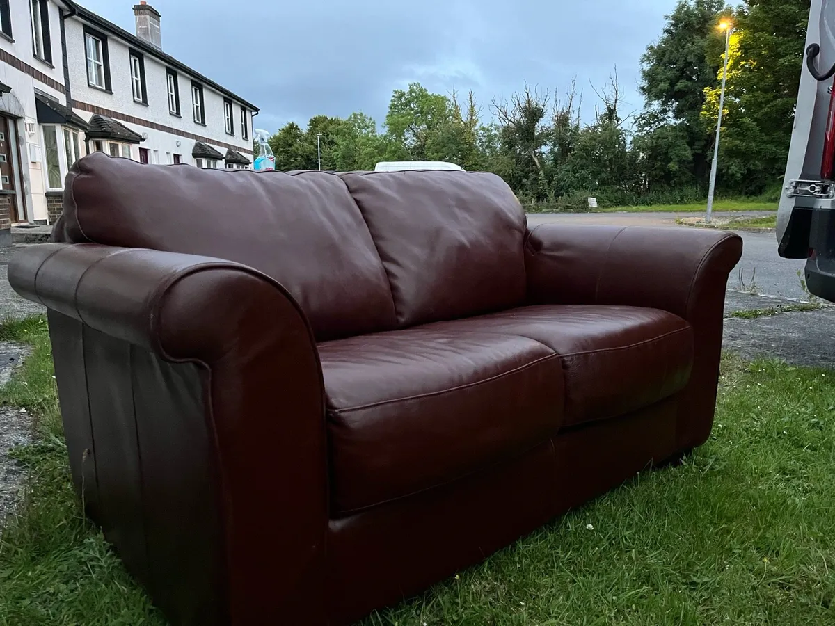 Leather couch - Image 3