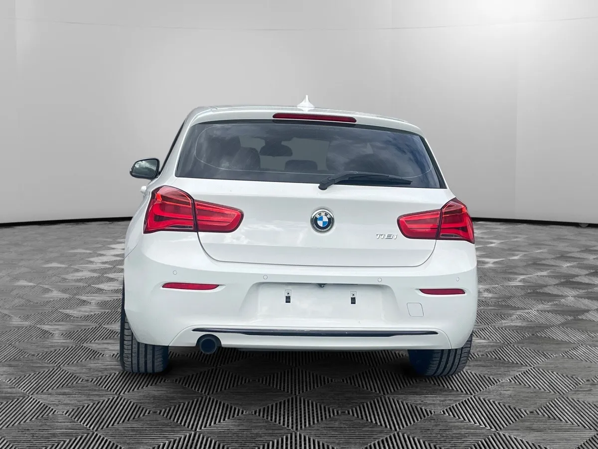 BMW 118i Sport Mint - low KM - Image 3