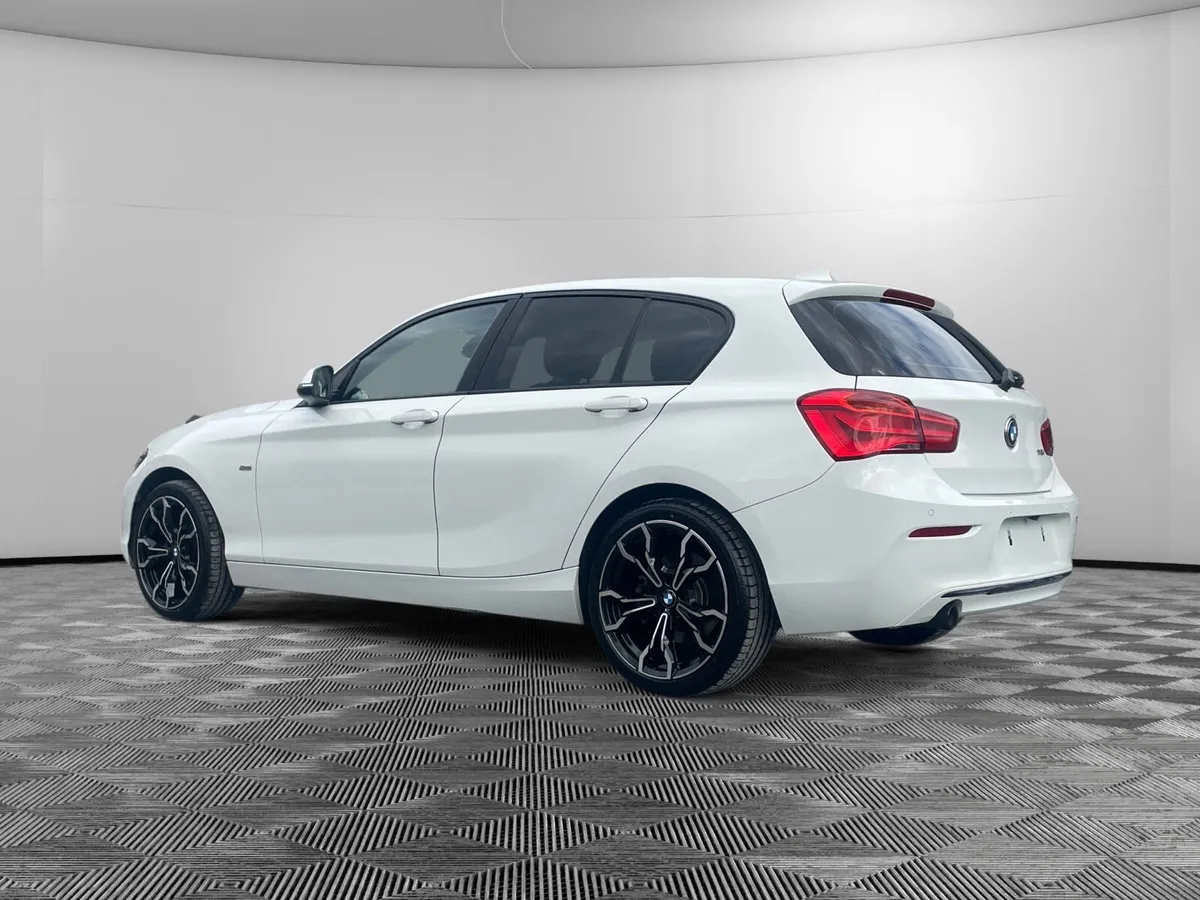 BMW 118i Sport Mint - low KM - Image 4