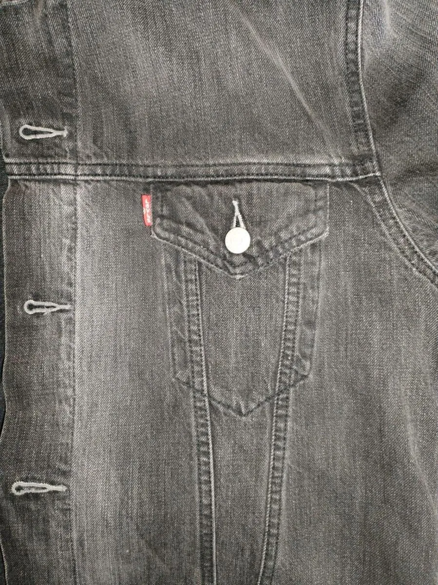 Levi's trucker jacket size L - Image 2