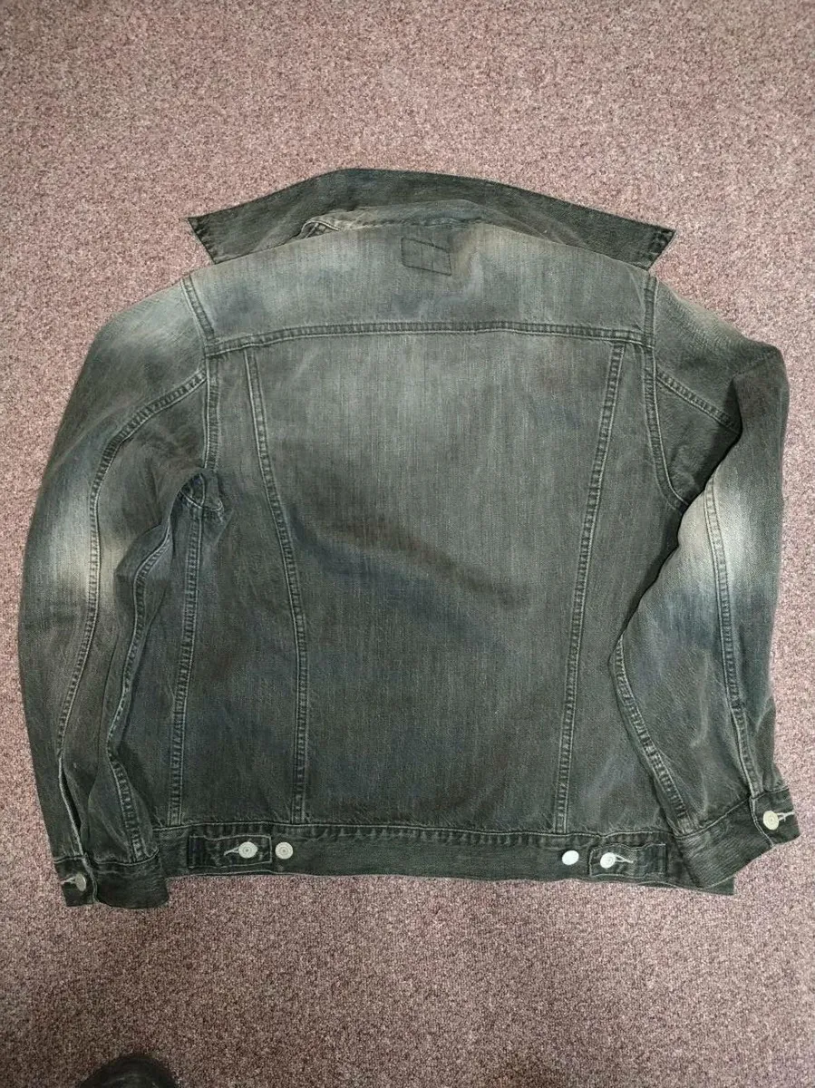 Levi's trucker jacket size L - Image 3