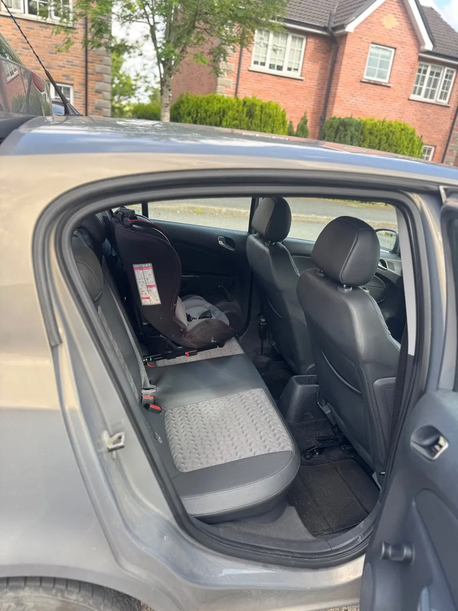 Opel Corsa 2011 - Image 2