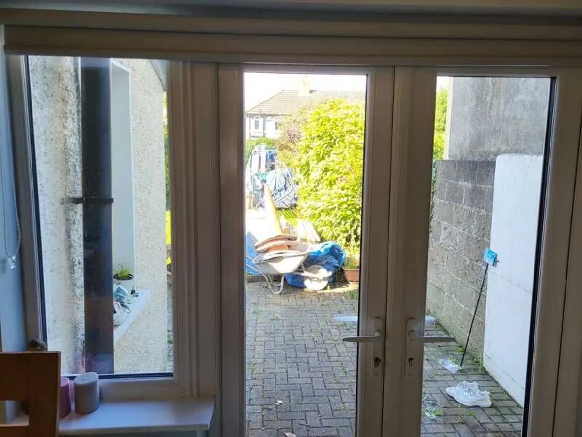 PVC doors with side panel - Image 4