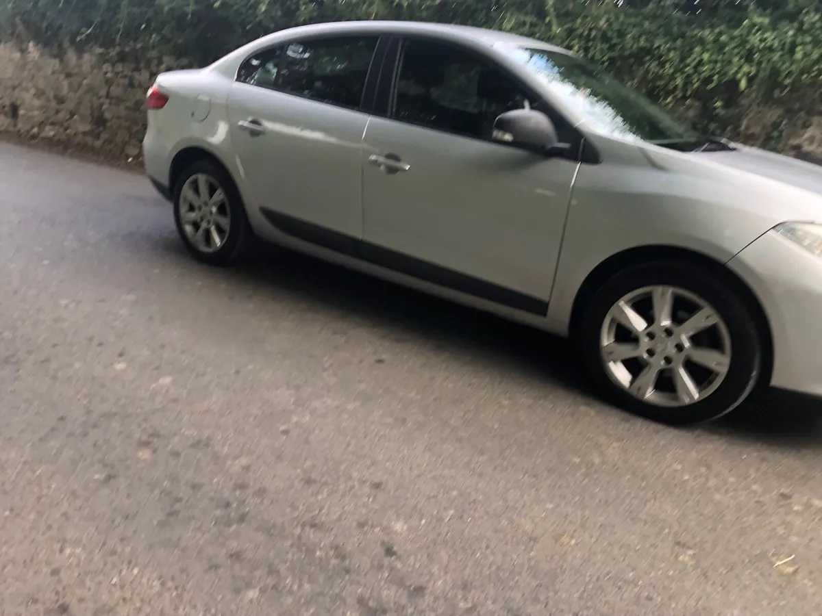 RENAULT FLUENCE NCT AMD TAX NICR CAR 🚘 - Image 2