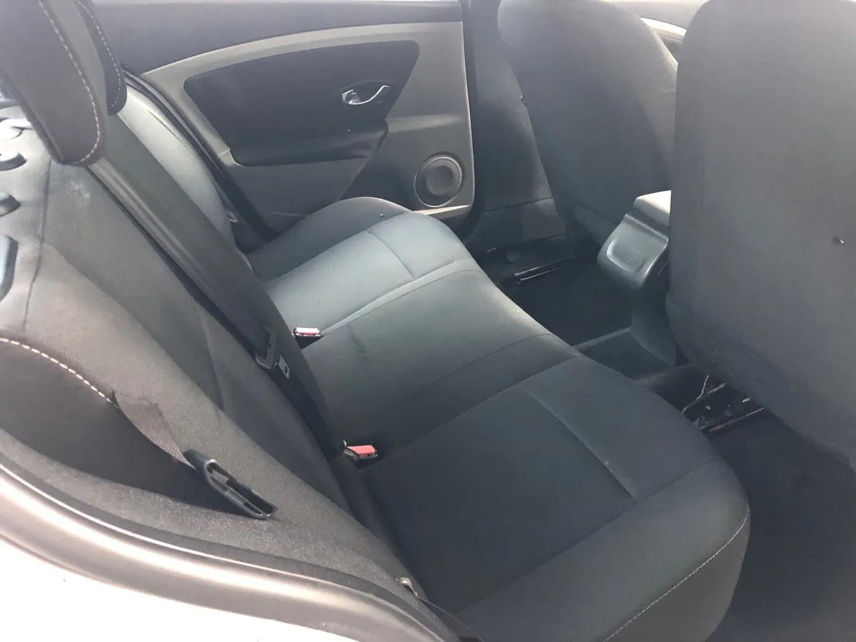 RENAULT FLUENCE NCT AMD TAX NICR CAR 🚘 - Image 4