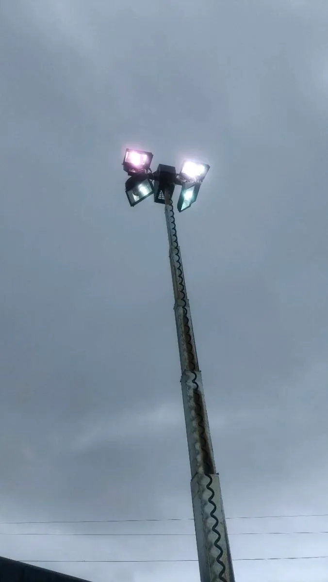 Lighting tower - Image 2