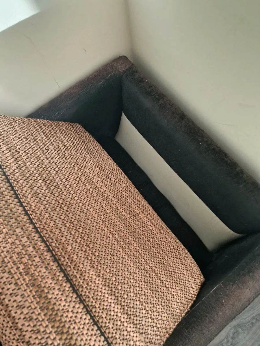 Chairs - Image 3