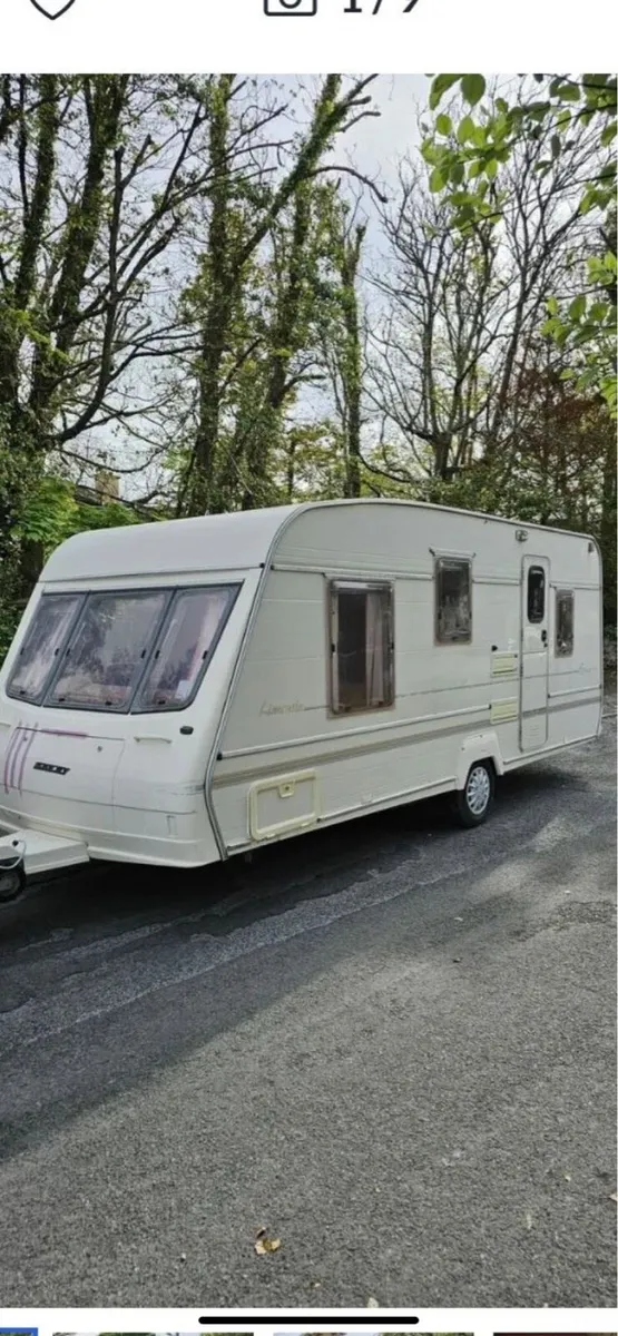 Touring caravan - Image 1