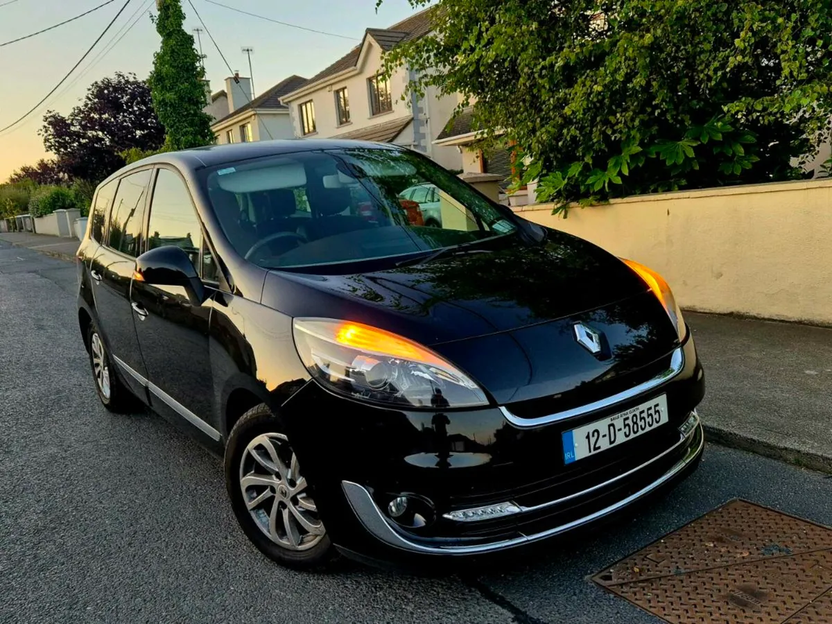 2012 Renault Grand Scenic Dynamique TomTom - Image 4