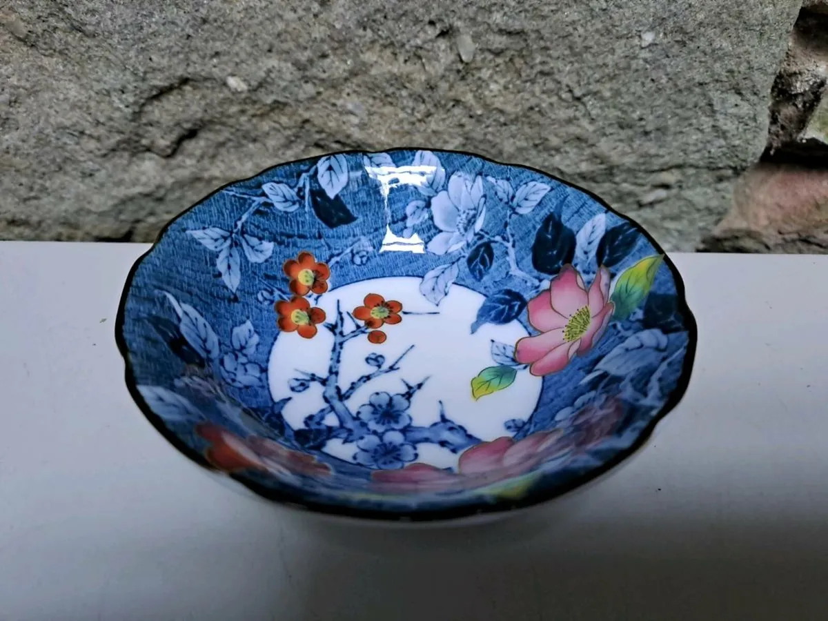 Vintage Japanese nuts bowl - Image 1