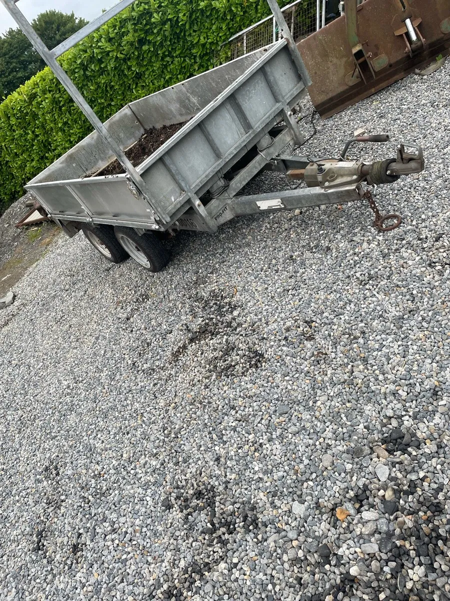 Trailer - Image 1