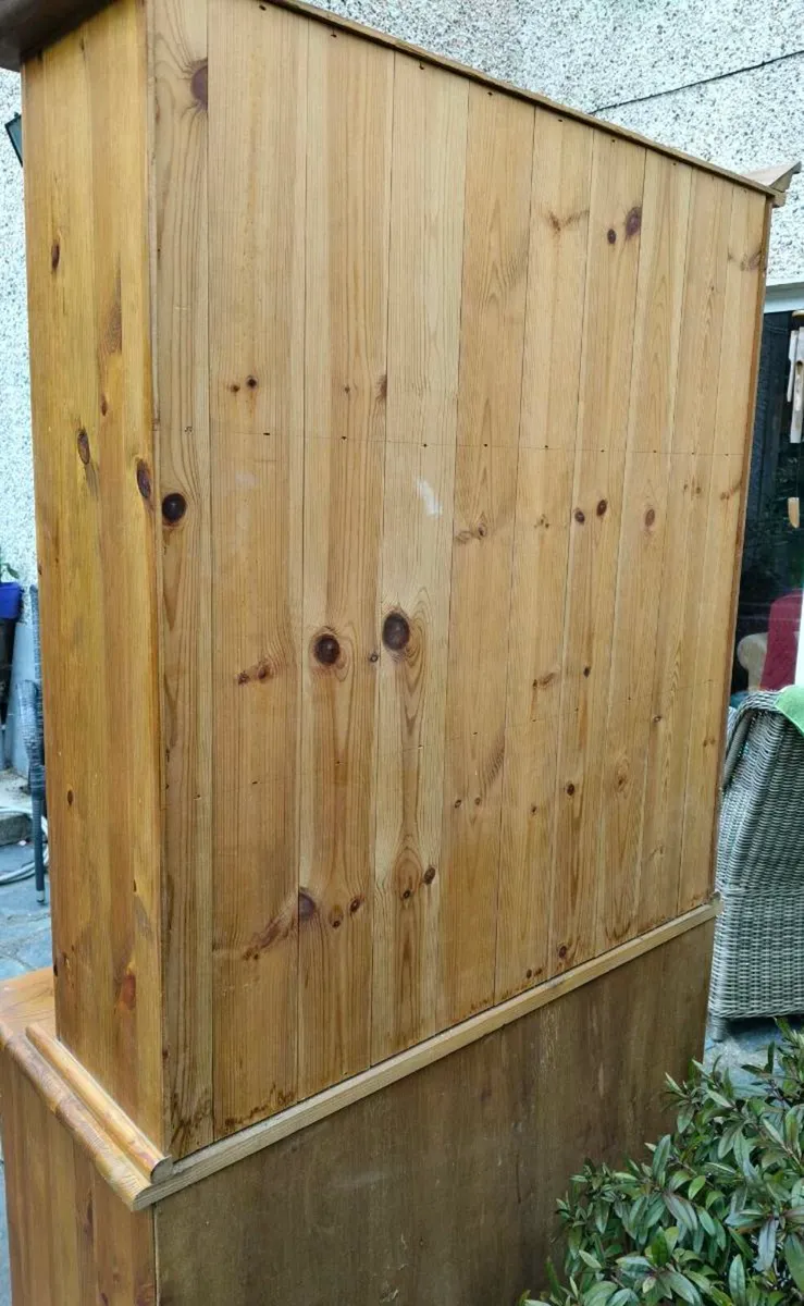Pine kitchen dresser, lovely piece. Could do with - Image 4