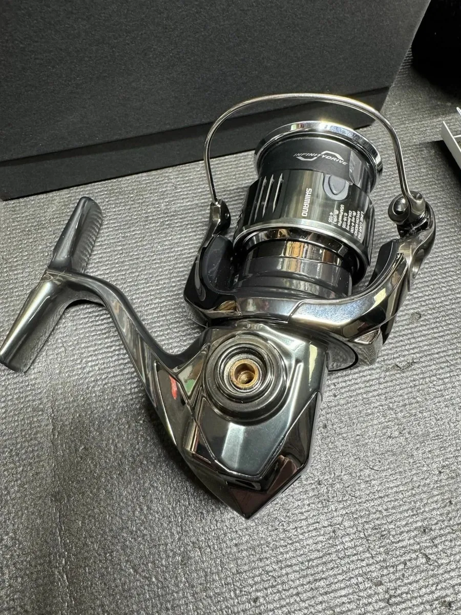 Shimano 22 Stella C2000S Spinning Reel New - Image 3