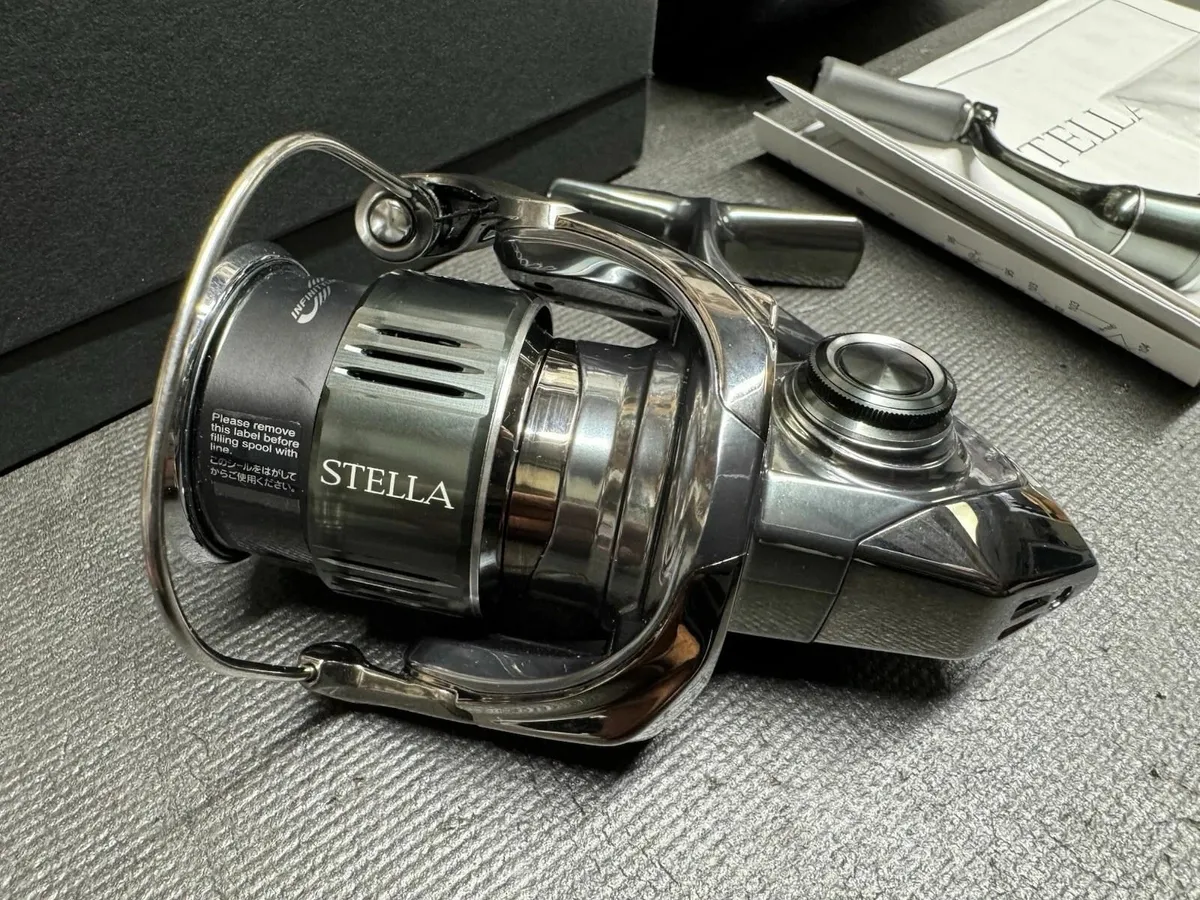 Shimano 22 Stella C2000S Spinning Reel New - Image 4
