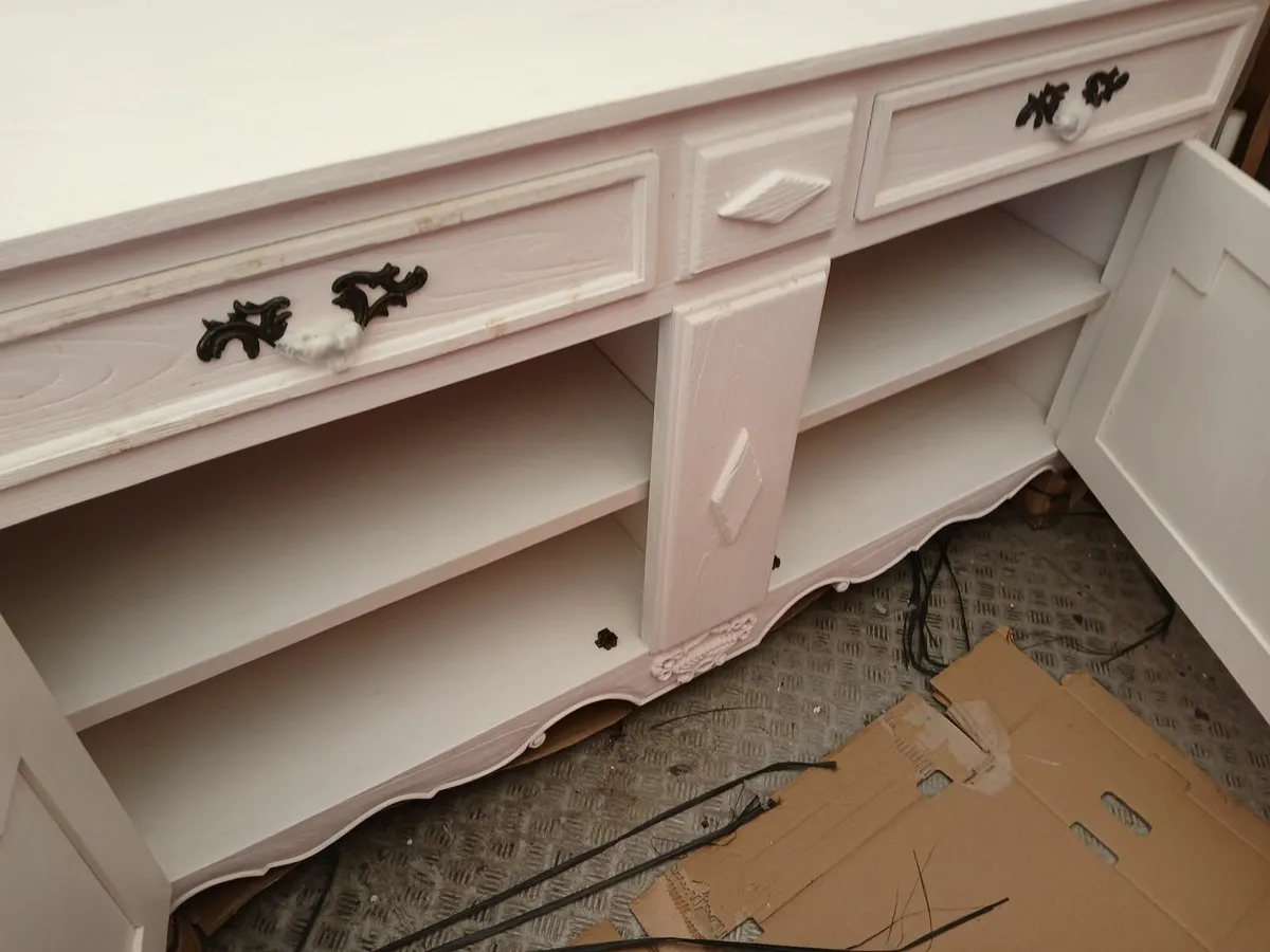 Cabbinet traditional kitchen dresser delivered - Image 1