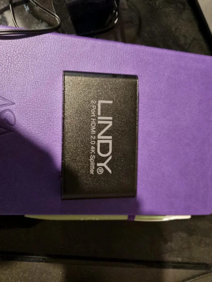 Lindy 4k Adapter for multiple screens - Image 1