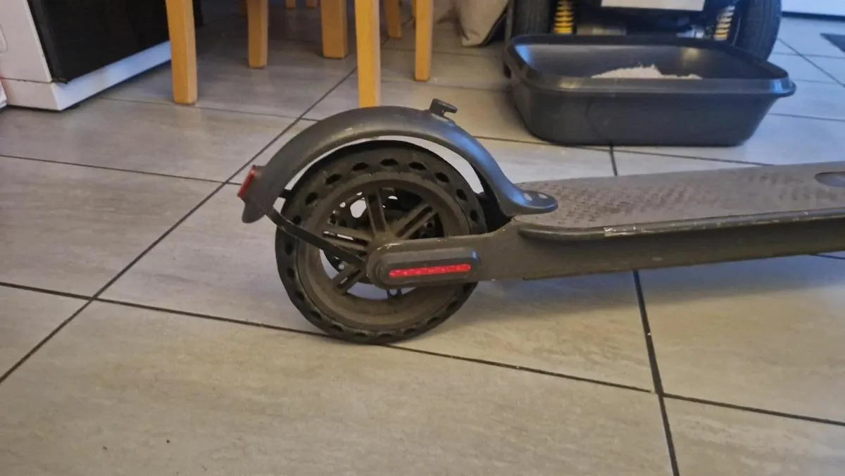 Electric scooter - Image 2