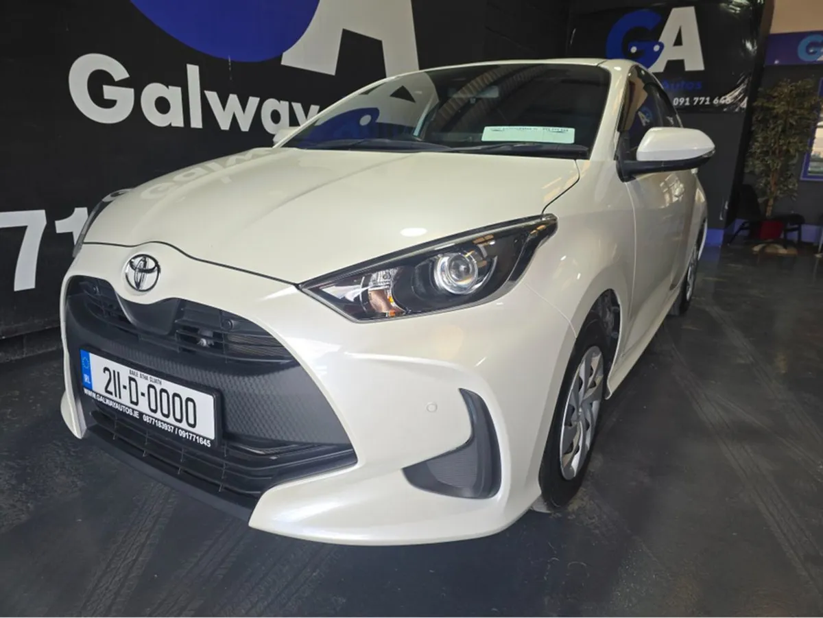Toyota Yaris X 1.0 Automatic-67 Km-rr Camera- New - Image 3