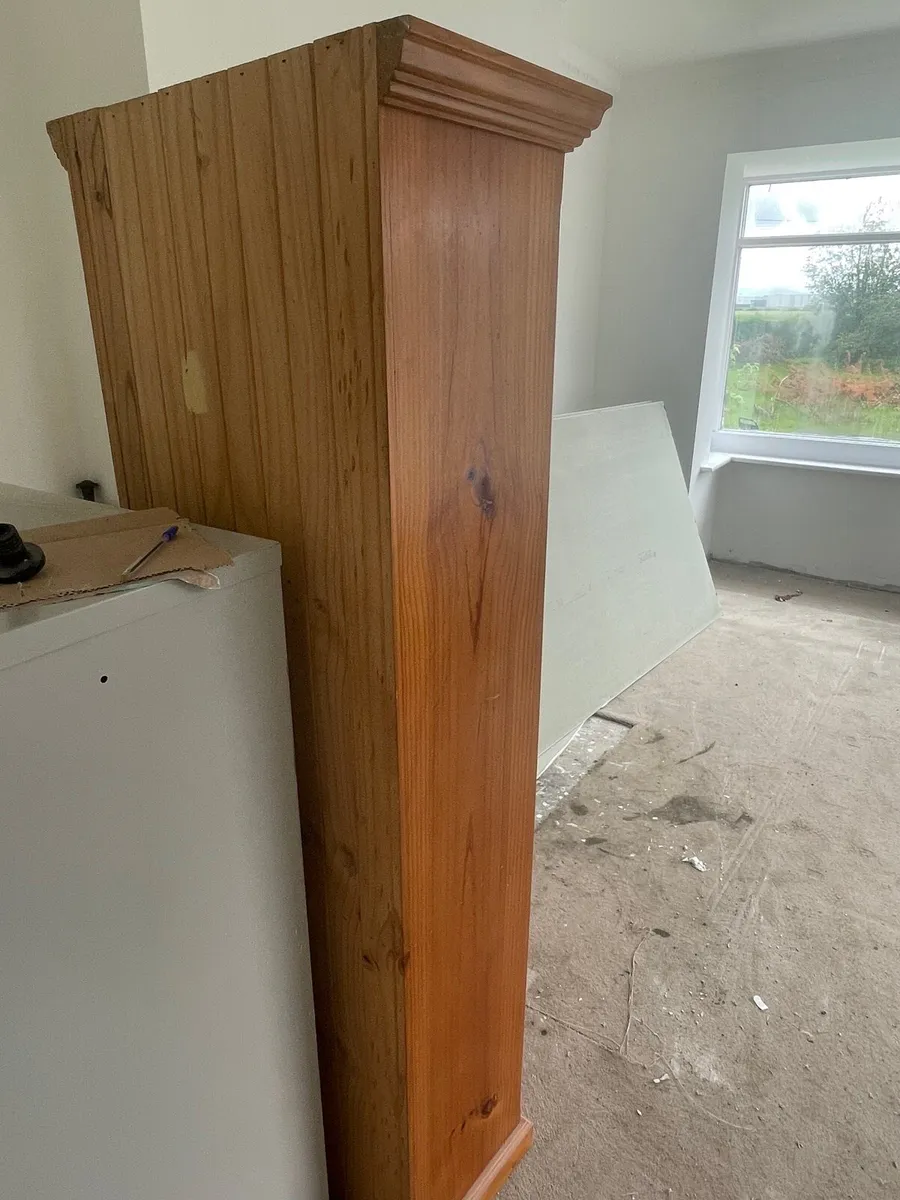 Narrow pine book shelf - Image 2