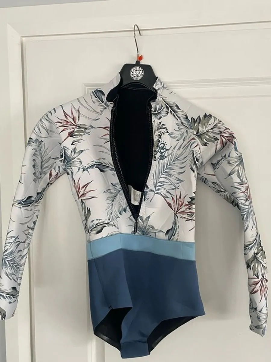 RIP Curl neoprene springsuit size small - Image 4