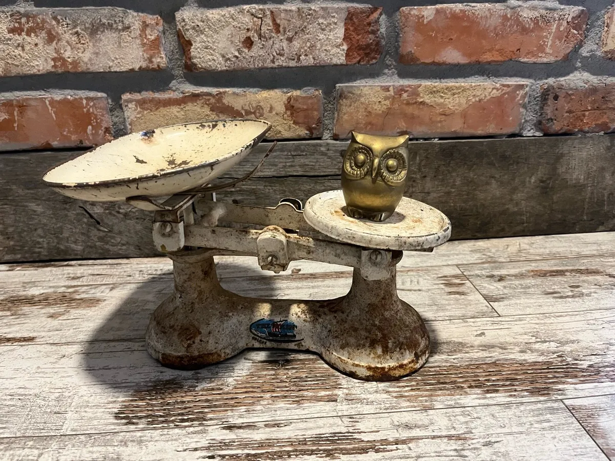 Vintage scales - Image 1