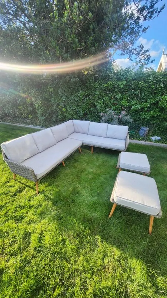 Patio Furniture Ratten used excellent cost 1800 - Image 1