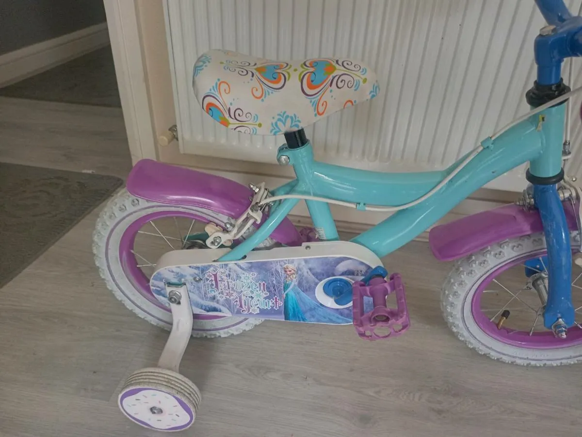 Kids frozen bike size 12 inch wheels - Image 3