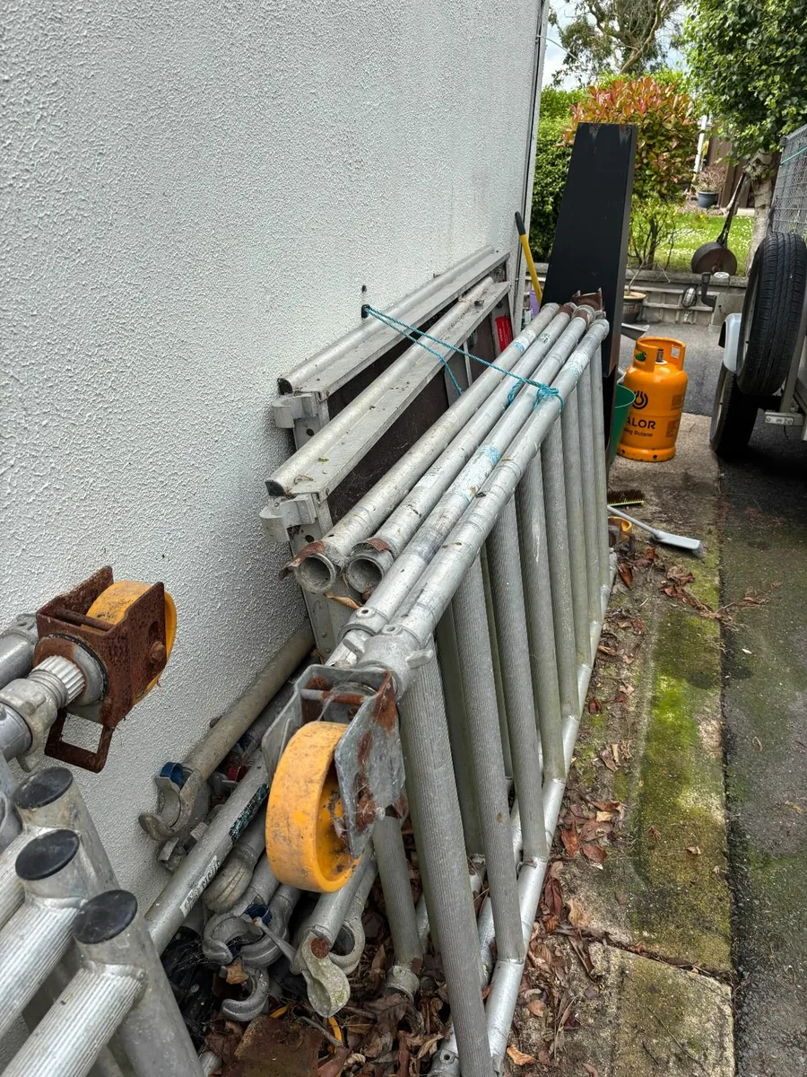 BoSS Clima Tower 3T 0.85m (W) x 1.8m (L) - Image 1