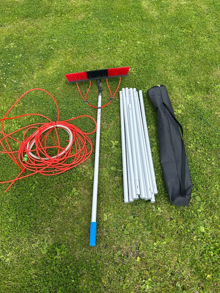 Telescopic brush 32ft - Image 1