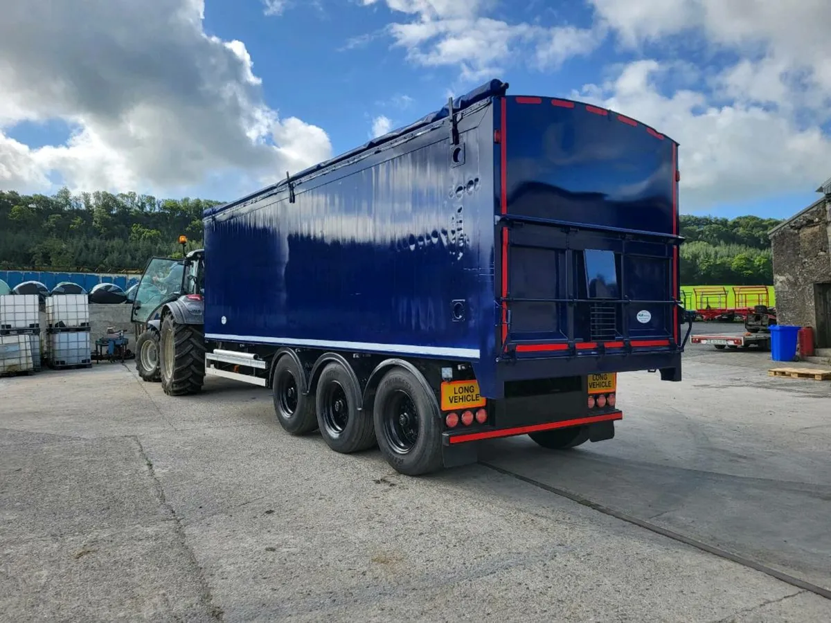Grain trailer. - Image 2