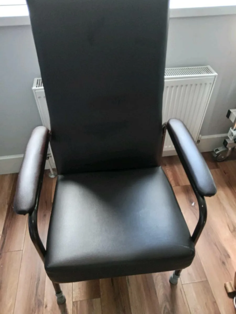 Orthopedic chair