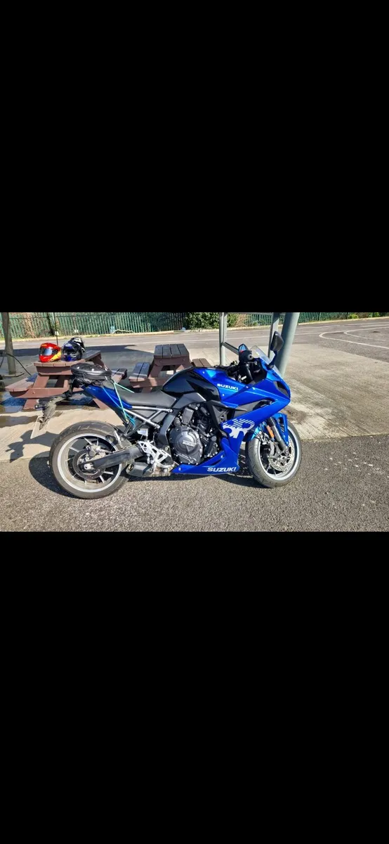 Suzuki GSX-8R - Image 2