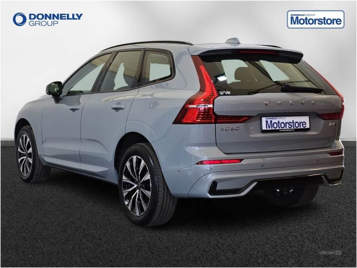 Volvo XC60 2.0 B4D Plus Dark 5dr AWD Geartronic - Image 2