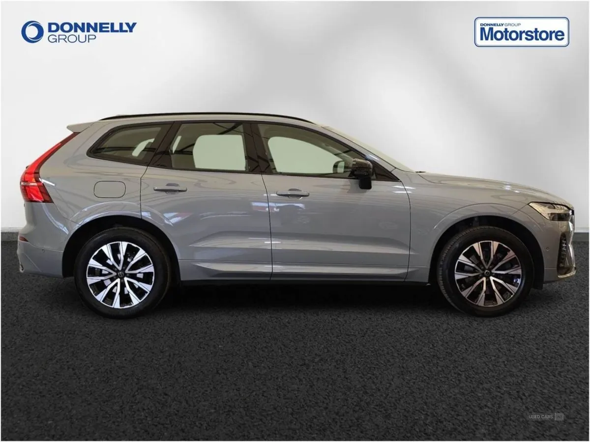 Volvo XC60 2.0 B4D Plus Dark 5dr AWD Geartronic - Image 3