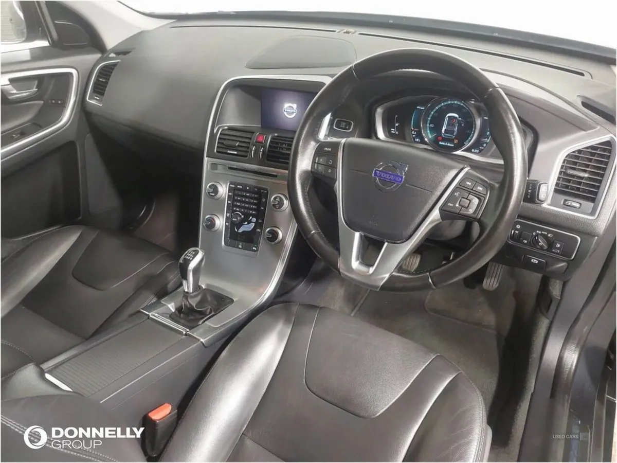 Volvo XC60 D4  190  SE Lux Nav 5dr - Image 4