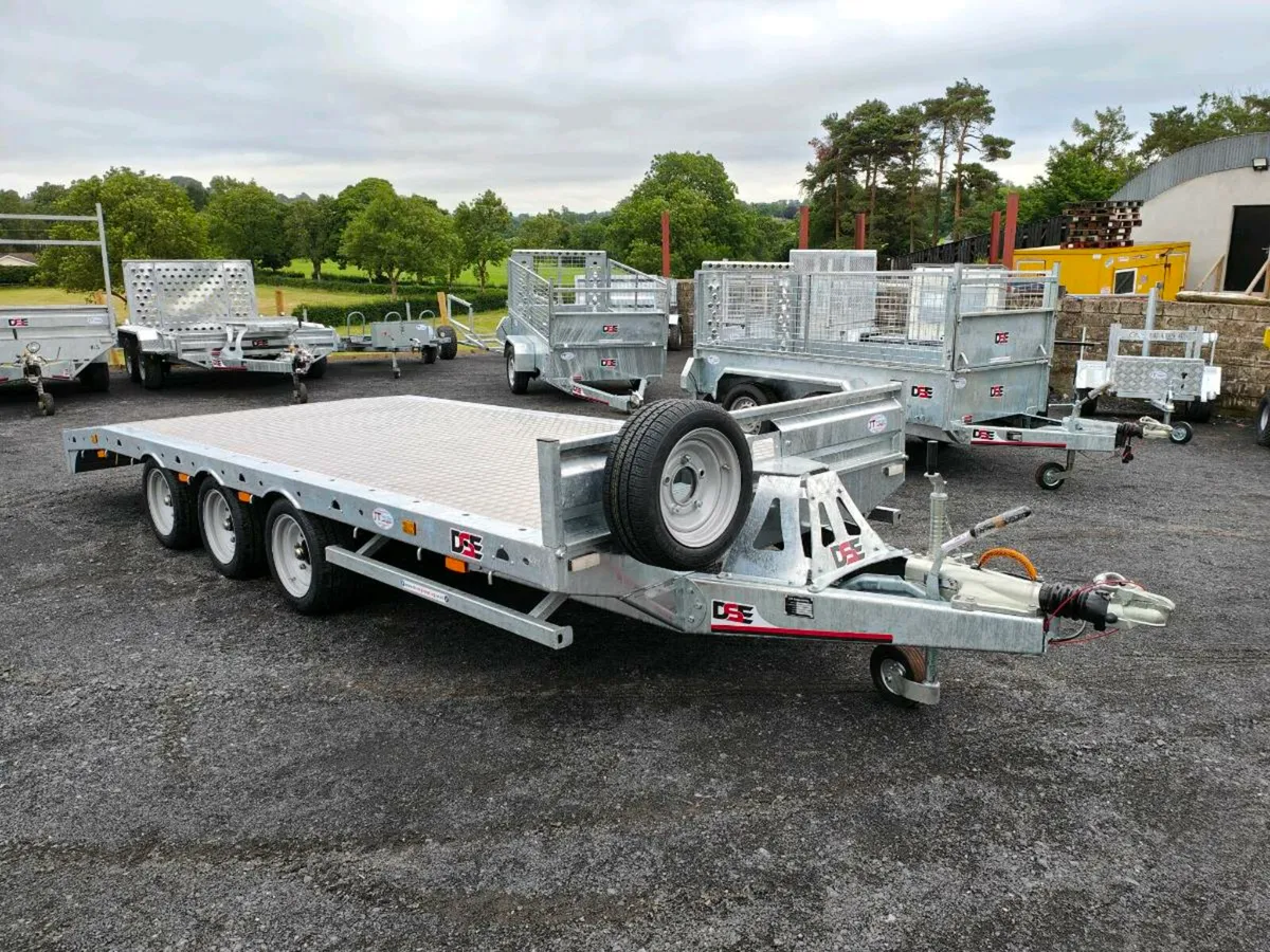 16ft beavertail trailer - Image 1
