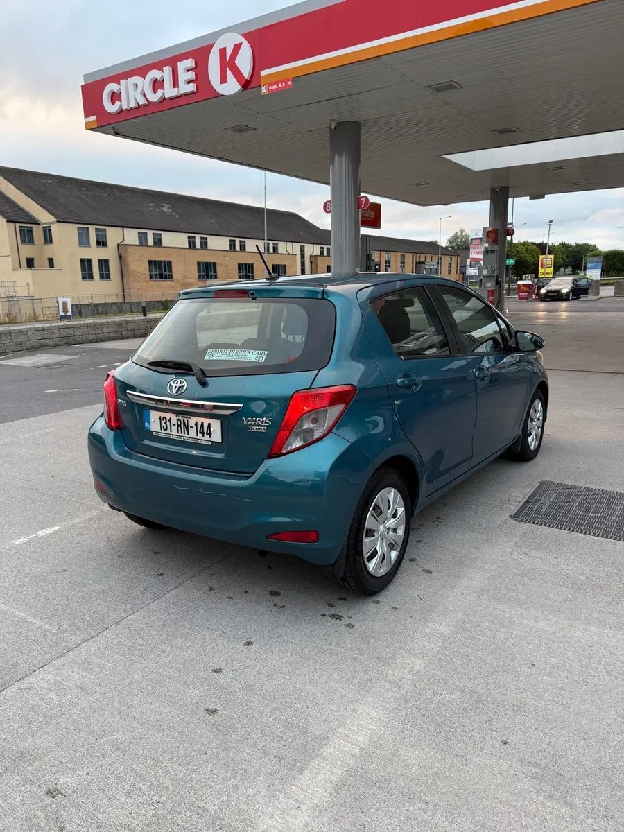 Toyota Yaris - Image 2