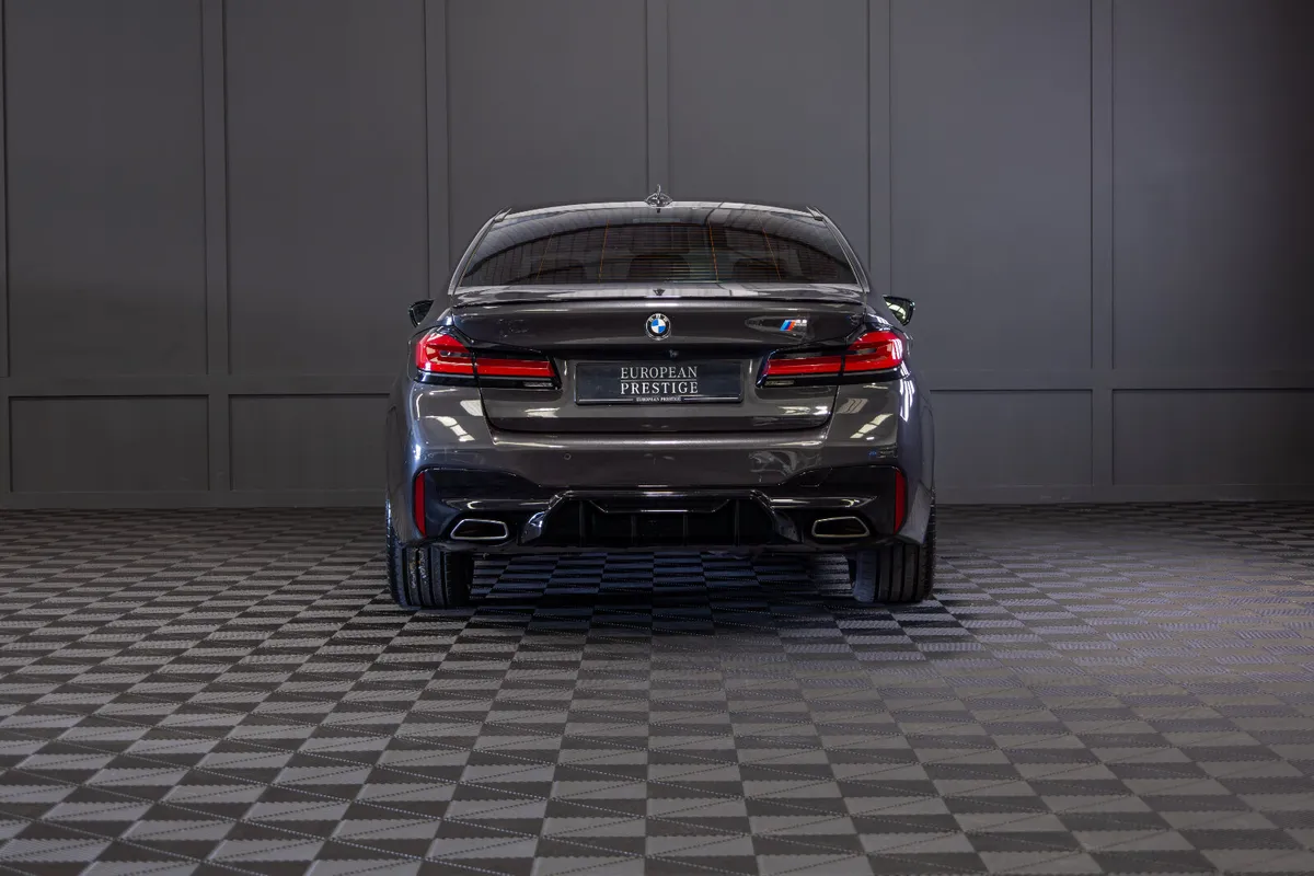 2022 BMW 5-Series 520d M-Sport - Image 4