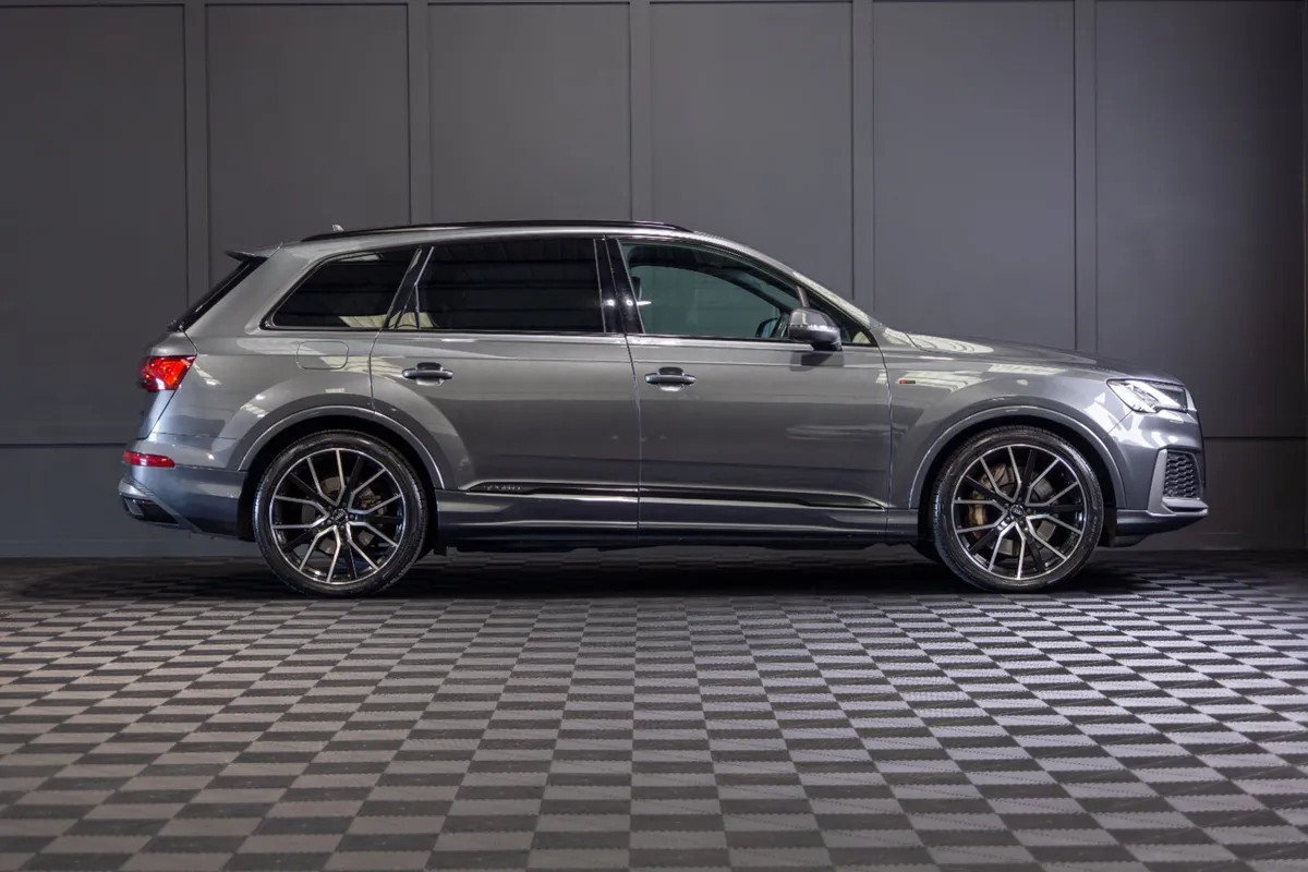 202 Audi Q7 3.0 55 TFSI S-Line E-Quattro - Image 2