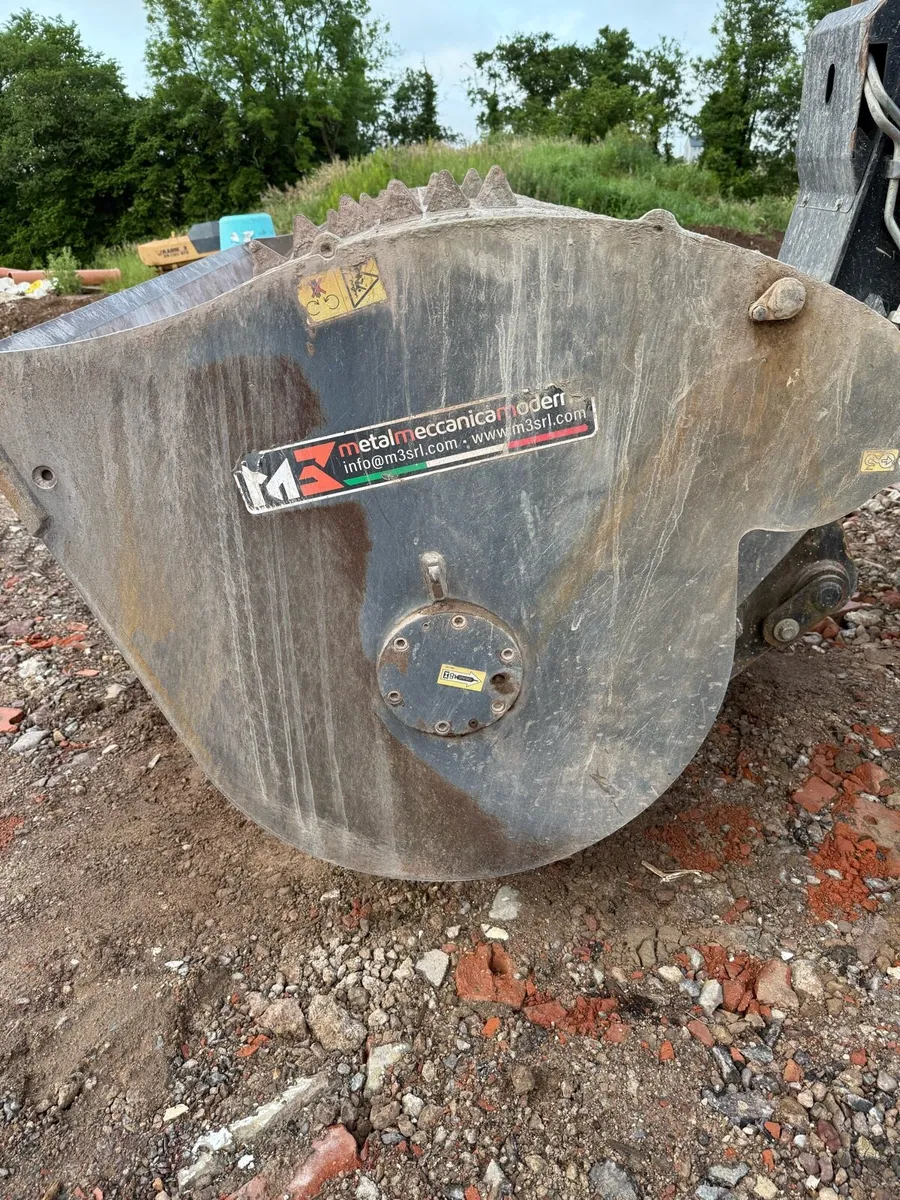 Forklift Concrete bucket - Image 4
