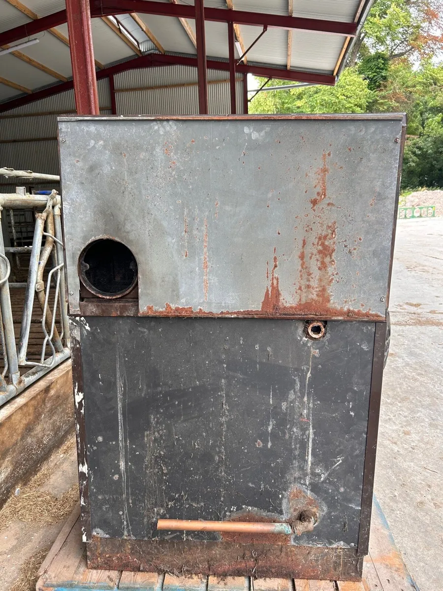 Stanley Solid Fuel Range and Cast Iron Bath - Image 2