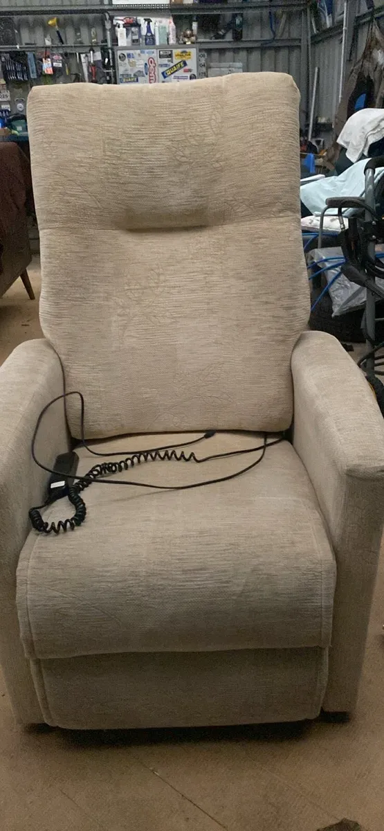 Recliner chair - Image 4